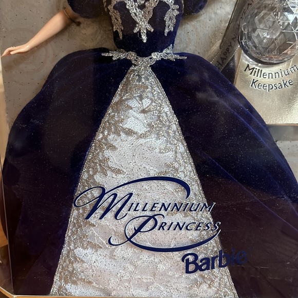 Brand New Millenium Princess Barbie - Picture 3 of 5